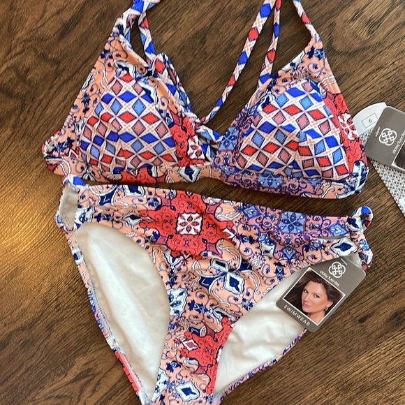 Daisy Fuentes Keyhole Bikini Bottom Pieced Fixed Tri-Bra Bikini Set 6 - Picture 2 of 13